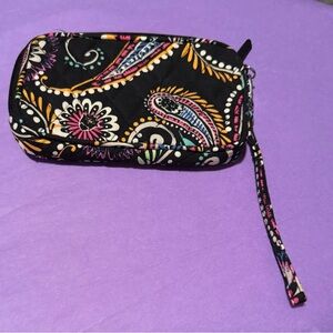 Vera Bradley Tech Wristlet in Kiev Paisley. EUC